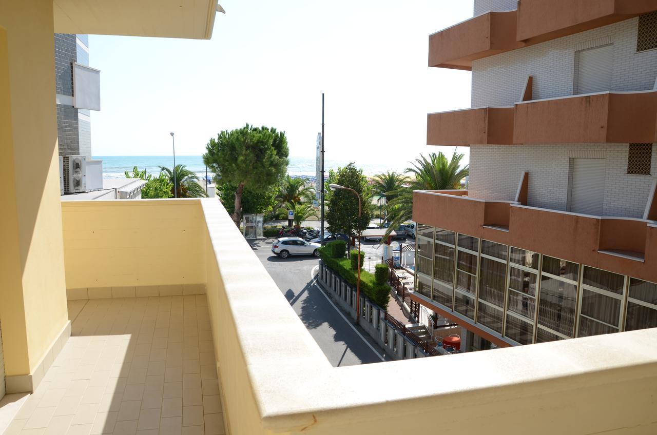 Residence Riviera Alba Adriatica Exteriér fotografie